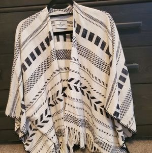 American Eagle Navy Blue and Cream Kimono